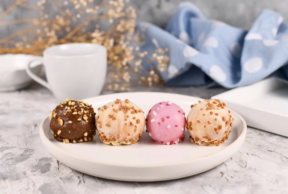 What is Cake Pop Icing Made Of? Explore Ingredients & Tips
