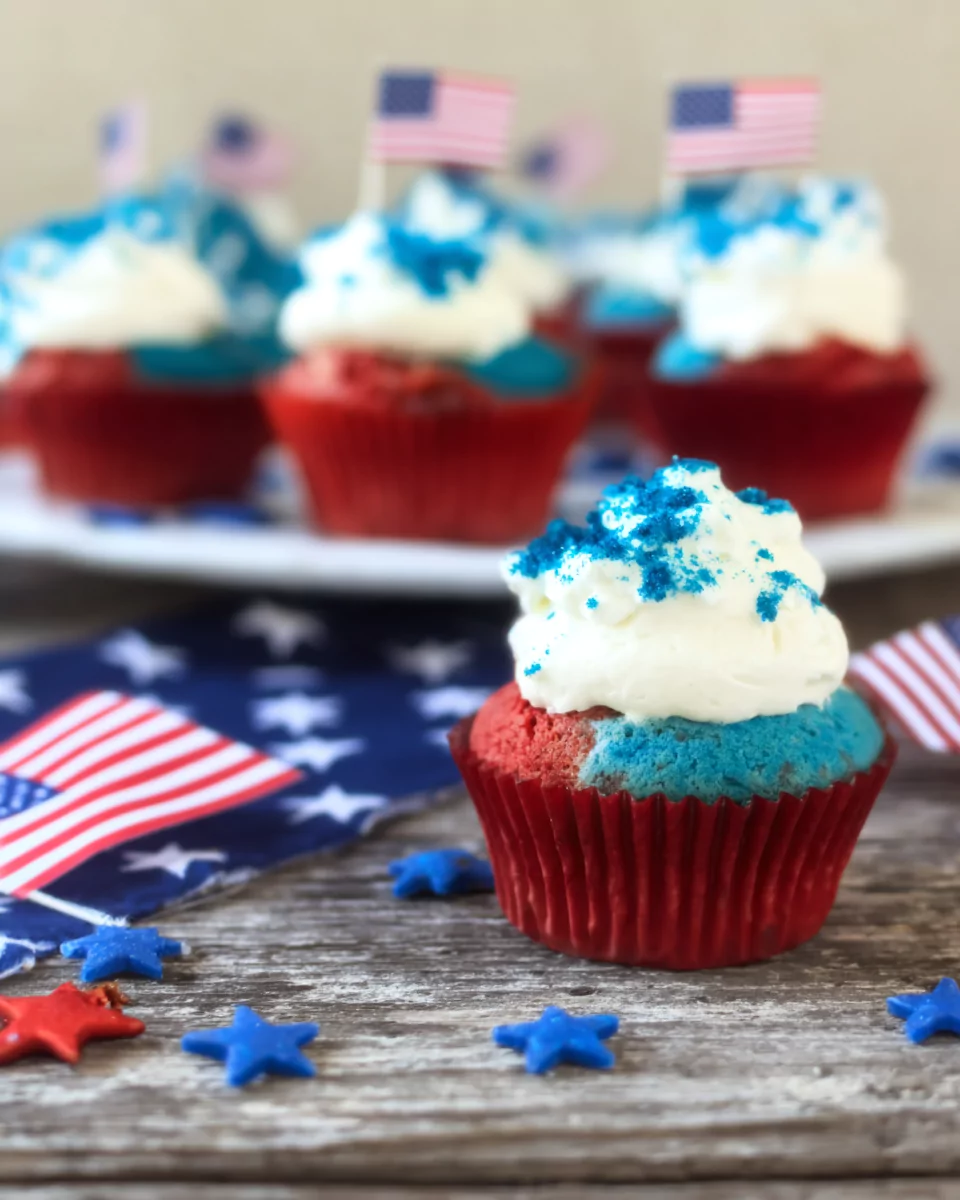 Red White and Blue Cupcakes – Easy Patriotic Dessert Recipe