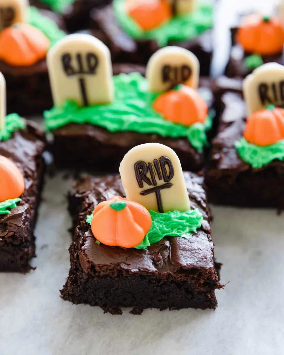 Graveyard Halloween Brownies - detail 3