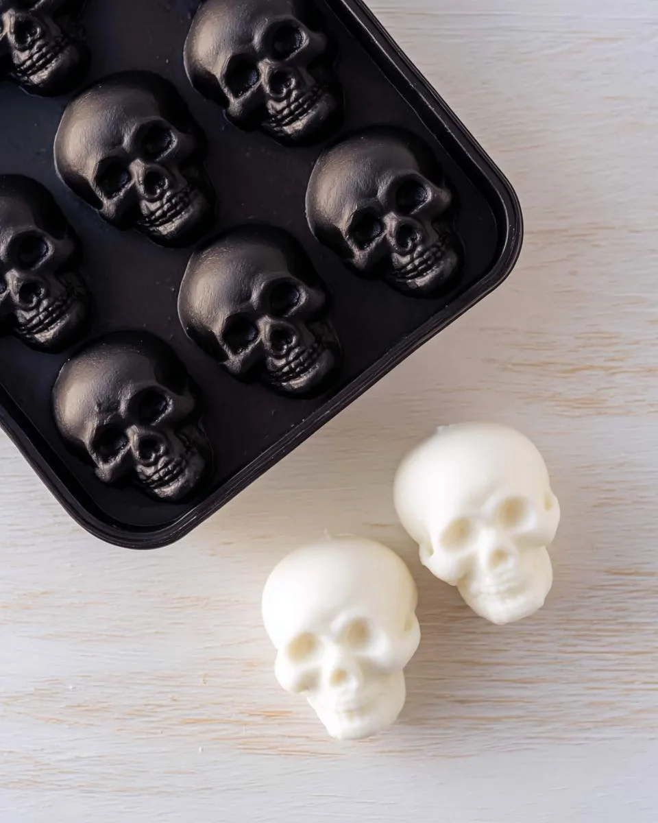 Spooky Mozzarella Skulls - detail 4