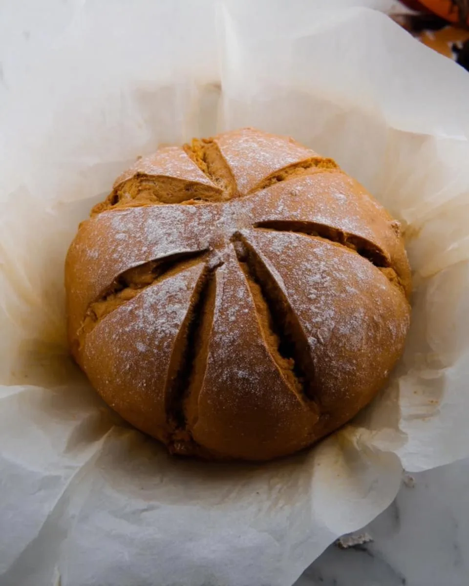 pumpkin sourdough bread - detail 2
